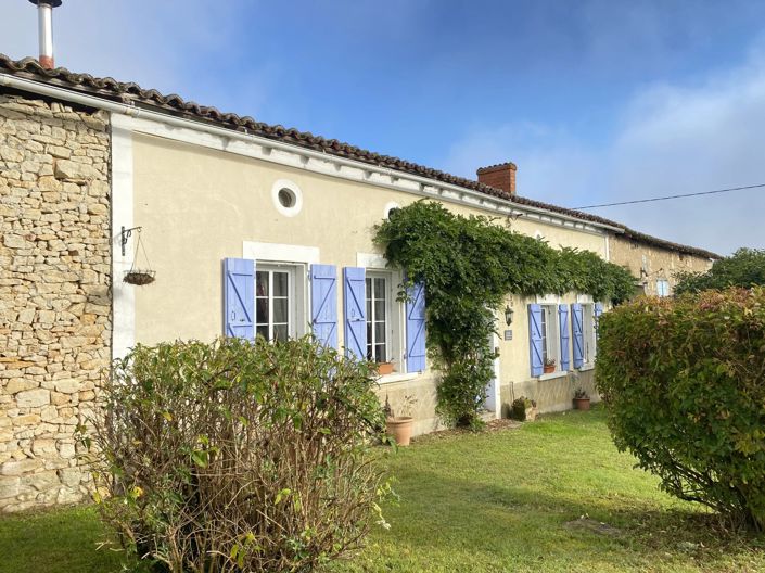 Image No.1-3 Bed Farmhouse for sale