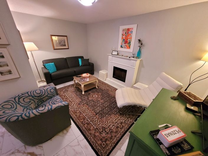 Image No.8-2 Bed House for sale