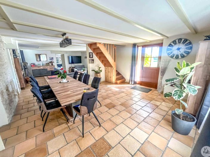 Image No.6-6 Bed Village House for sale