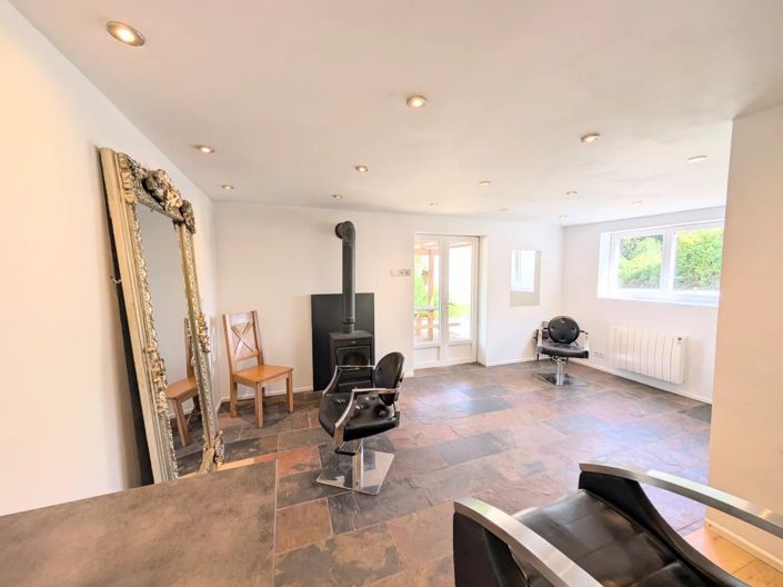 Image No.15-4 Bed House for sale