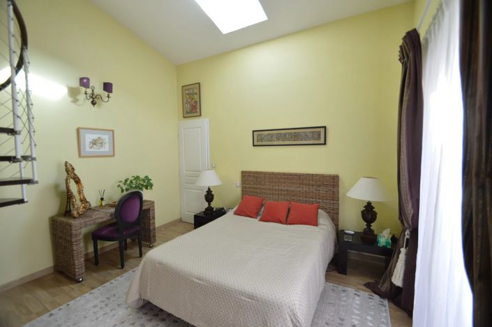 Image No.10-4 Bed House for sale