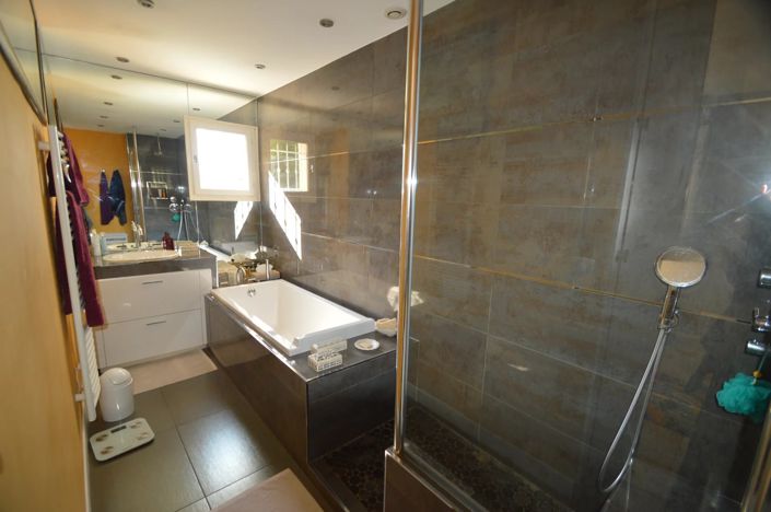 Image No.11-4 Bed House for sale