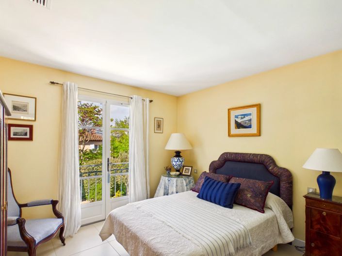Image No.12-4 Bed House for sale