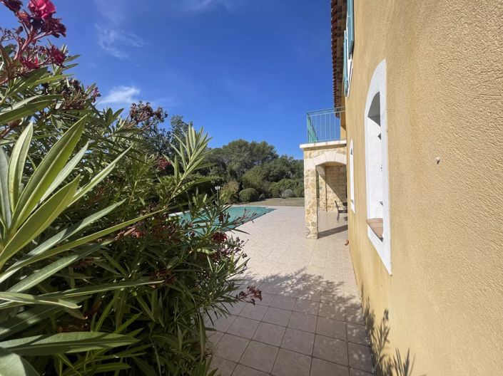 Image No.2-Maison de 3 chambres à vendre à Besse-sur-Issole