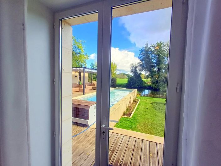 Image No.10-5 Bed House for sale