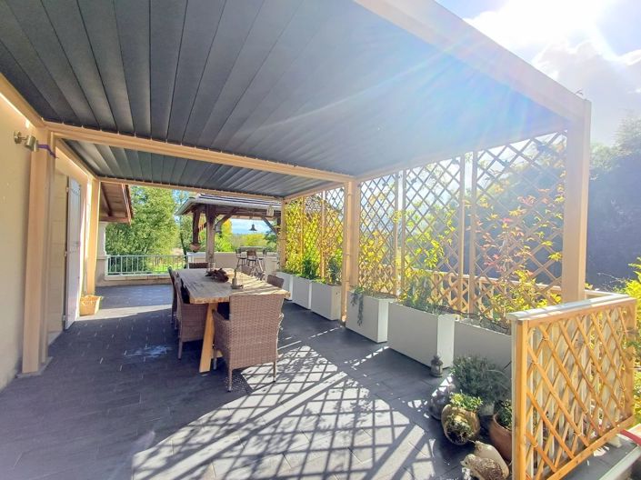 Image No.8-5 Bed House for sale