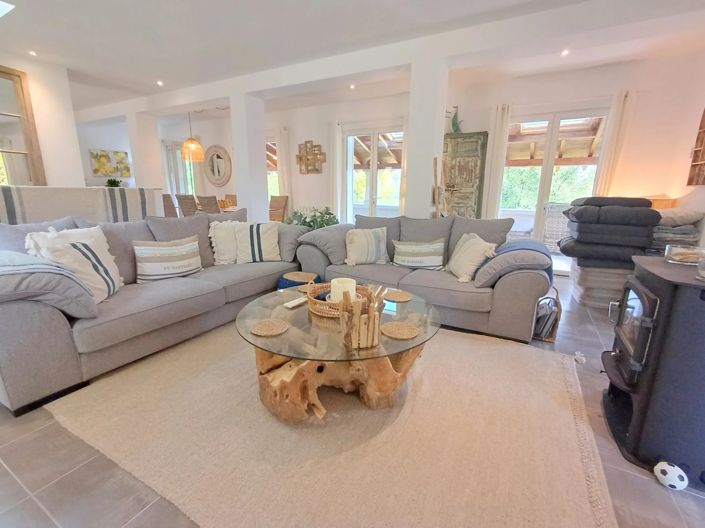 Image No.3-5 Bed House for sale