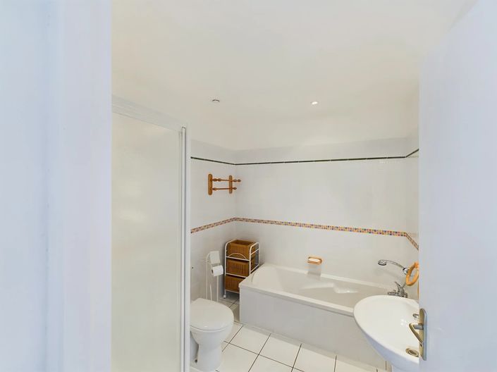 Image No.14-5 Bed House for sale