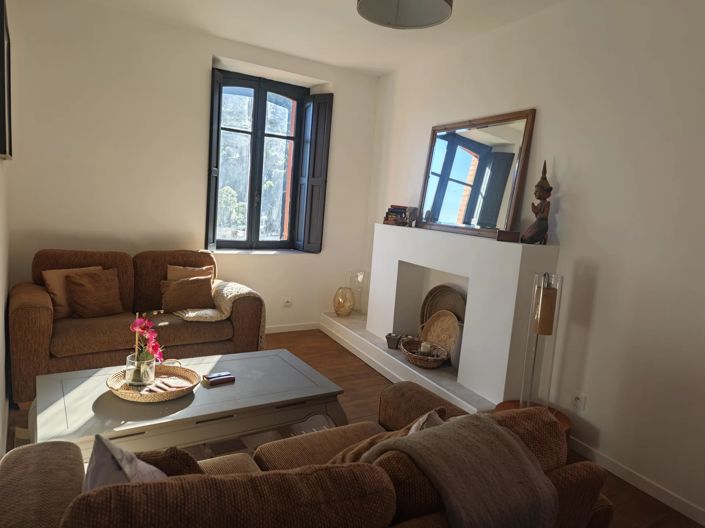 Image No.12-7 Bed House for sale