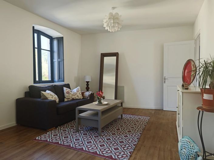 Image No.10-7 Bed House for sale