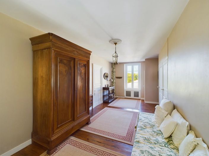 Image No.11-6 Bed Village House for sale