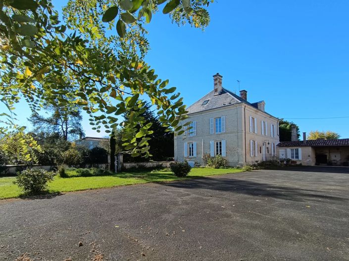Image No.1-6 Bed Village House for sale