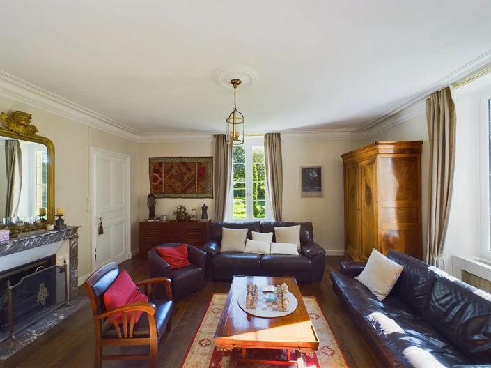 Image No.6-6 Bed Village House for sale