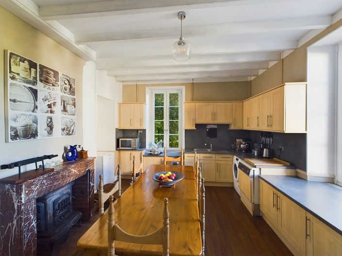 Image No.7-6 Bed Village House for sale