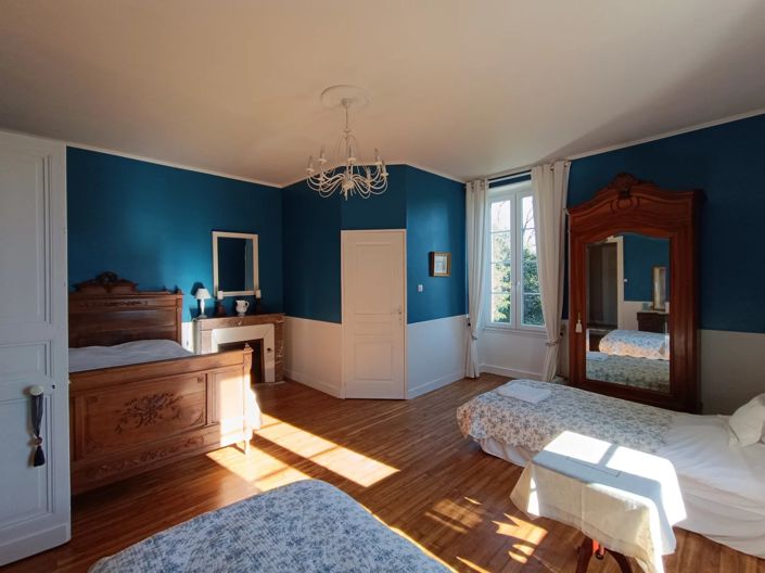 Image No.9-6 Bed Village House for sale