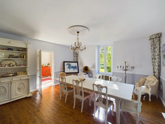 Image No.8-6 Bed Village House for sale