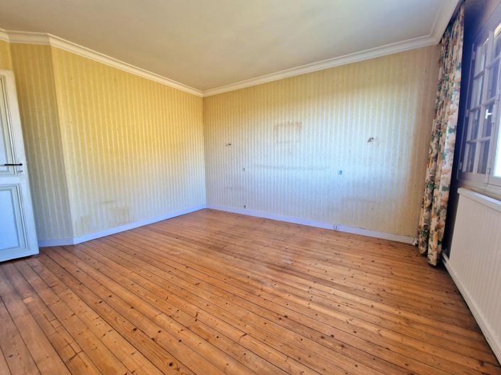 Image No.11-3 Bed Village House for sale