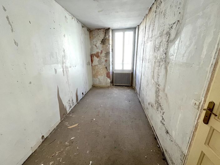 Image No.10-3 Bed House for sale