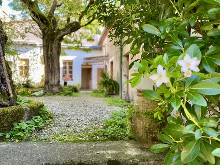 Image No.6-5 Bed House for sale