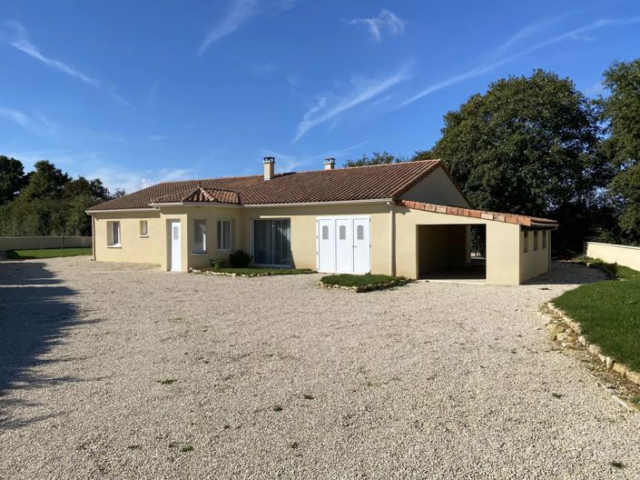 Image No.1-Maison de 4 chambres à vendre à Civray