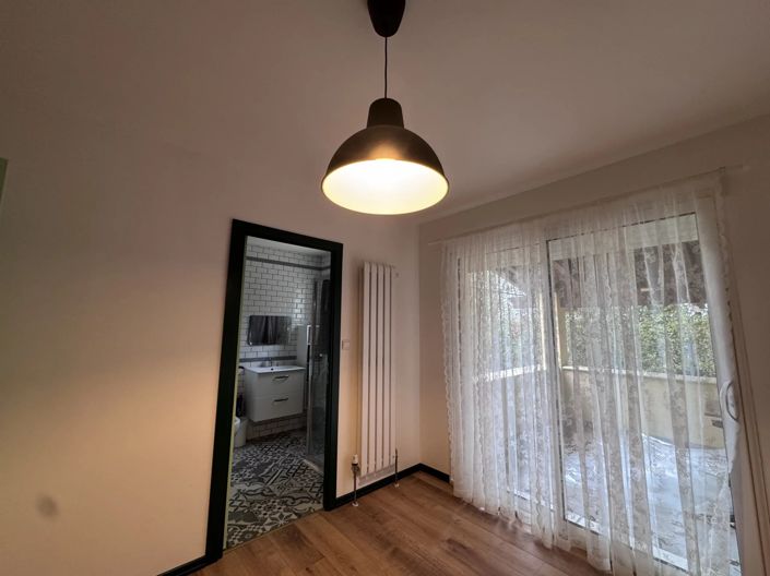 Image No.12-4 Bed House for sale