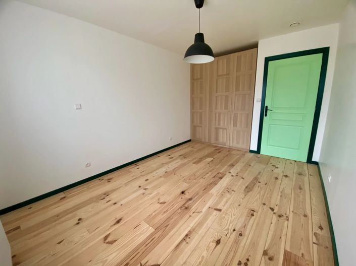 Image No.10-4 Bed House for sale