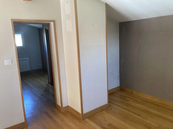 Image No.15-3 Bed House for sale