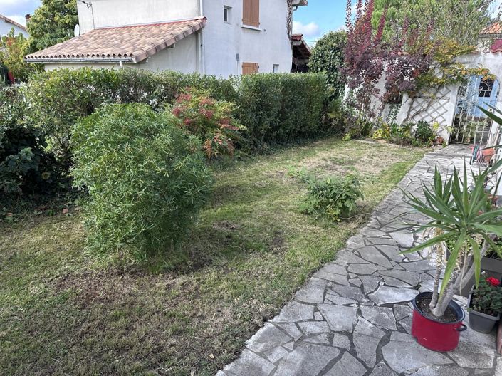 Image No.10-2 Bed House for sale