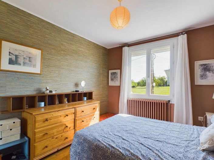 Image No.5-2 Bed House for sale