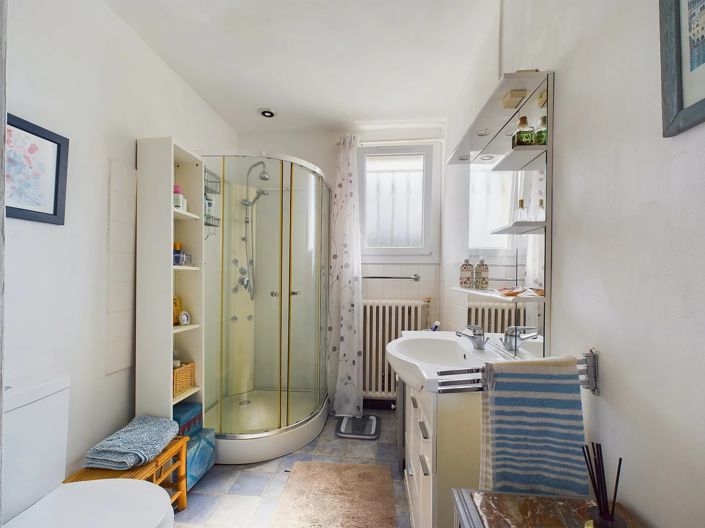 Image No.8-3 Bed House for sale