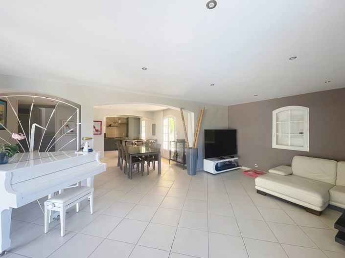 Image No.4-4 Bed House for sale