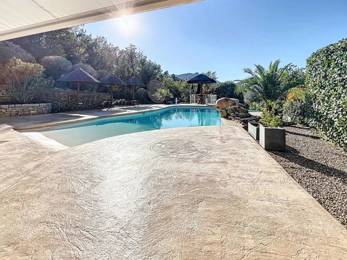 Image No.2-4 Bed House for sale