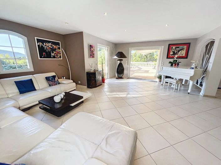 Image No.5-4 Bed House for sale