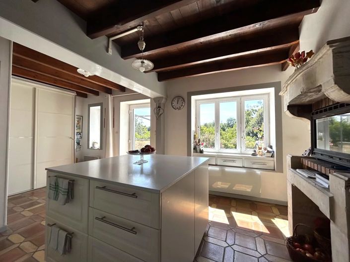 Image No.10-3 Bed House for sale