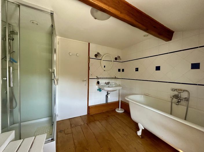 Image No.8-3 Bed House for sale