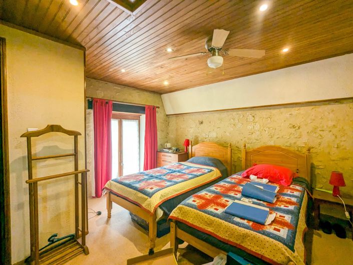 Image No.7-3 Bed Village House for sale