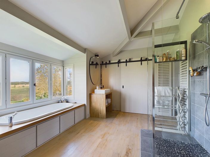 Image No.10-7 Bed House for sale