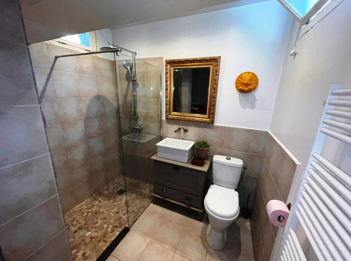 Image No.8-2 Bed House for sale