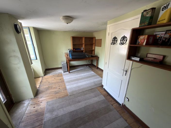 Image No.9-2 Bed House for sale