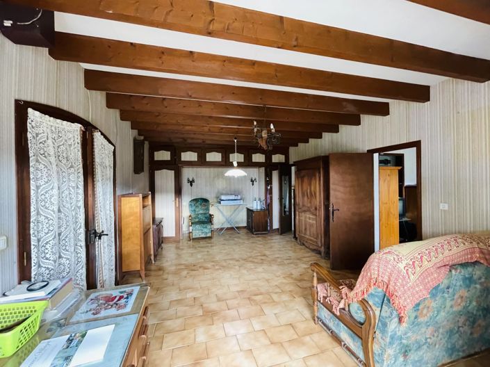 Image No.5-2 Bed House for sale