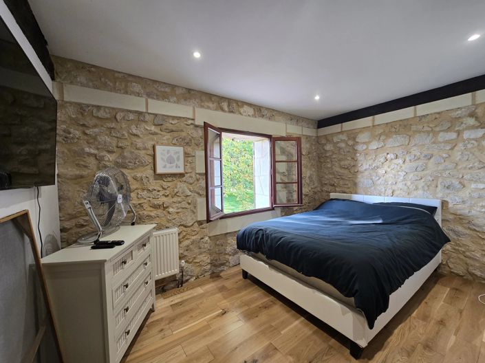 Image No.11-5 Bed House for sale