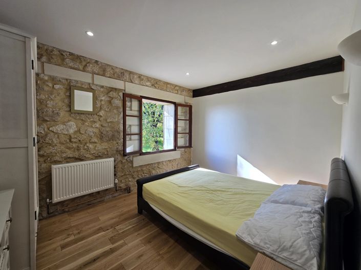 Image No.8-5 Bed House for sale