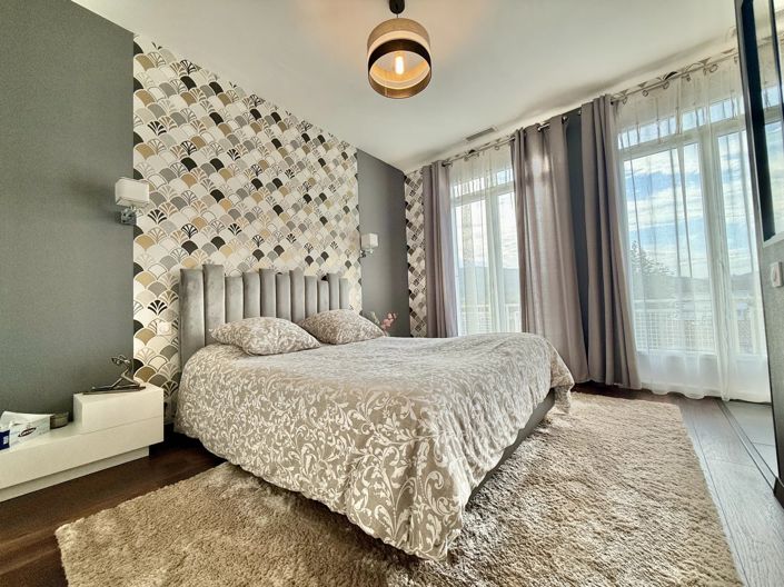 Image No.8-3 Bed House for sale