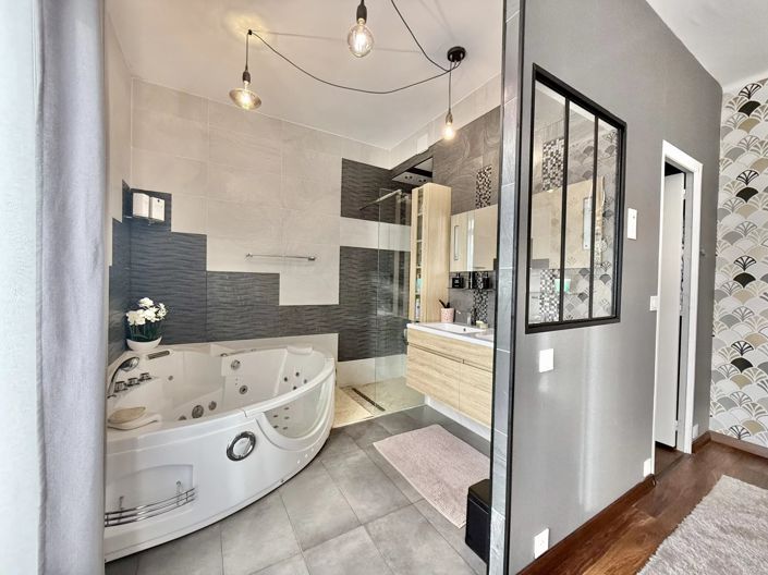 Image No.9-3 Bed House for sale