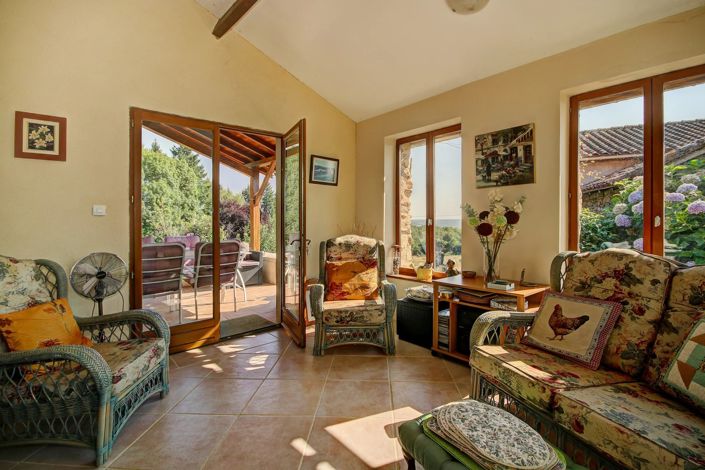 Image No.8-5 Bed House for sale