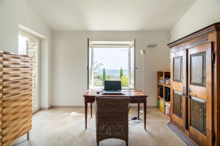 Image No.12-7 Bed House for sale