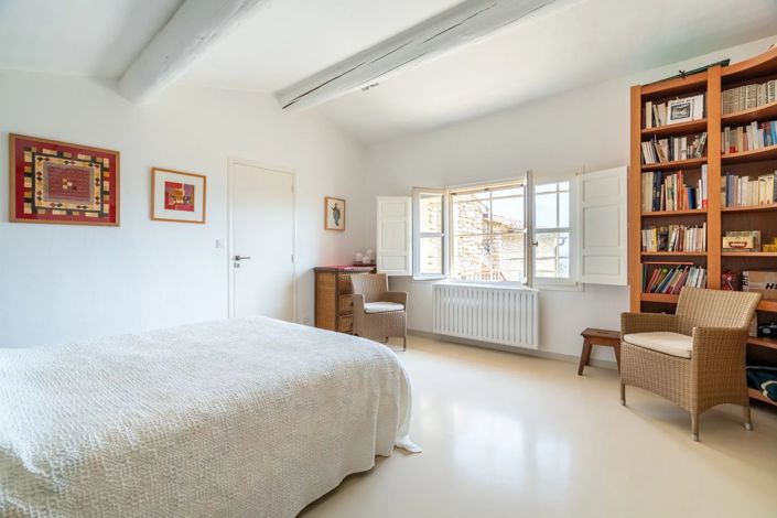 Image No.6-7 Bed House for sale