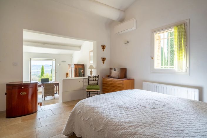 Image No.8-7 Bed House for sale