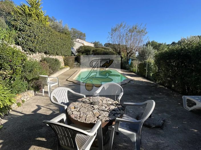 Image No.12-3 Bed House for sale