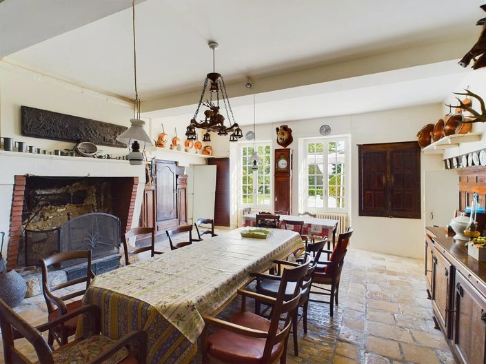 Image No.5-6 Bed House for sale